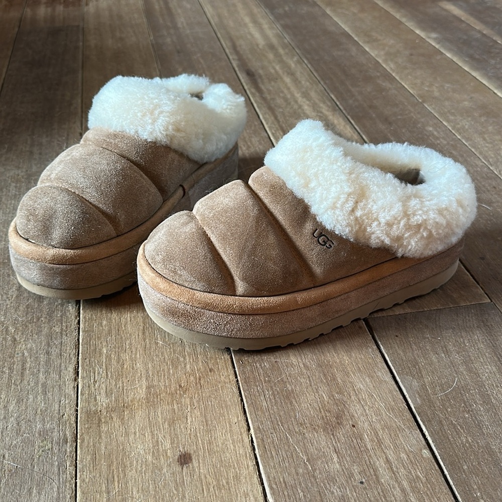 Ugg Tazzilita platform slippers size women’s 8